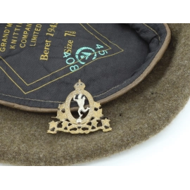 Béret Canadian 1945 & Cap Badge Royal Canadian Corps of Signals