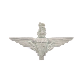 Cap badge Parachute Regiment British Airborne