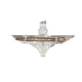 Cap badge Parachute Regiment British Airborne