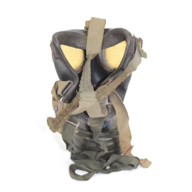 Masque anti-gaz Wehrmacht dans son boitier camouflé trois tons 1944