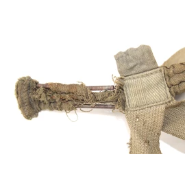 Masque anti-gaz Wehrmacht dans son boitier camouflé trois tons 1944