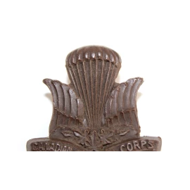 Cap badge bakélite canadien Parachute Corps
