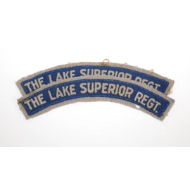 Pair of Canadian badges "The Lake Superior Regiment"