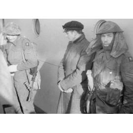 Casque MKII Canadien 1942 & Couvre casque anti-gaz